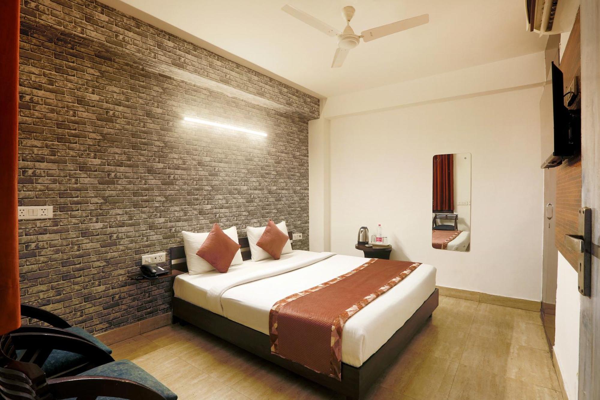 Hotel Ark Wood At Airport Nowe Delhi Zewnętrze zdjęcie
