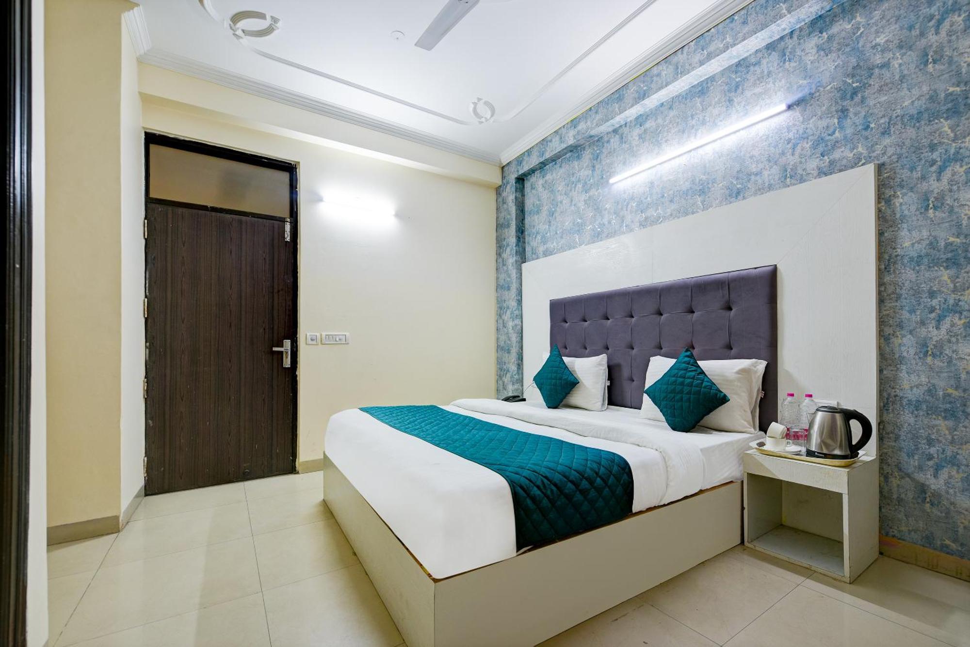 Hotel Ark Wood At Airport Nowe Delhi Zewnętrze zdjęcie